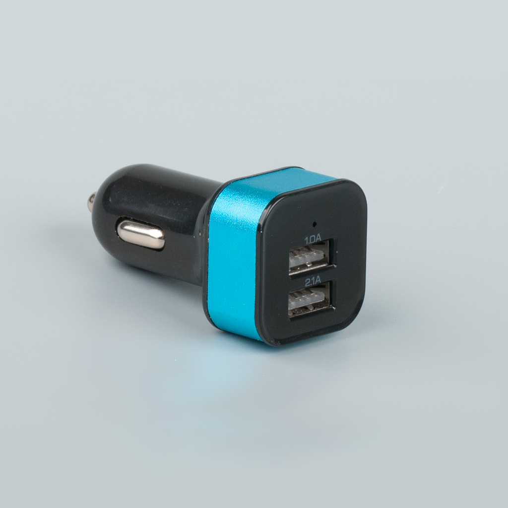 картинка Автомобильное ЗУ 2 USB Jeneca C015 Black&Blue купить в магазине CAROBASS